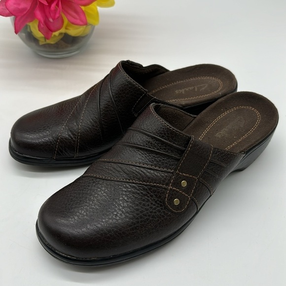 Clarks Chocolate Brown Pebble Leather Slip On  Mule Size 7 CM5905A - Picture 1 of 7